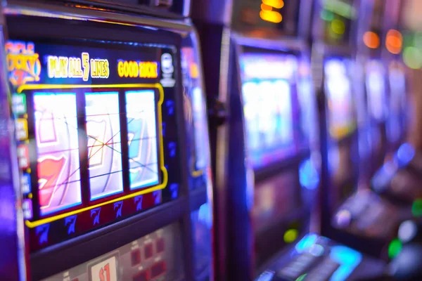 Live host conducting Monopoly Live wheel spin broadcast on mpo8899 mobile